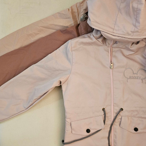 کاپشن بادگیر دخترانه با طراحی مینیمال