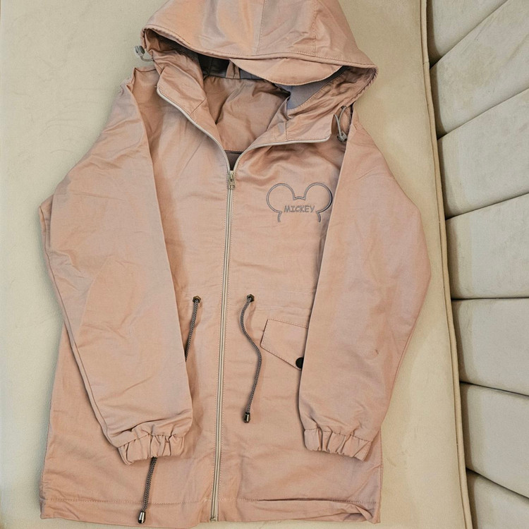 کاپشن دخترانه با طراحی مینیمال