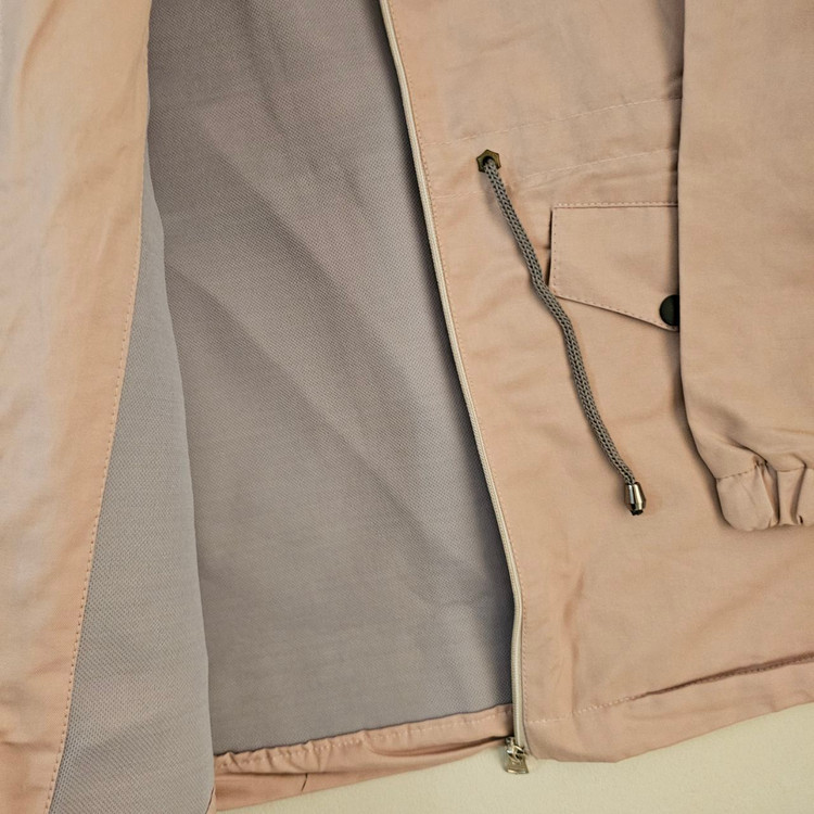 بادگیر دخترانه با طراحی مینیمال و کلاه دار